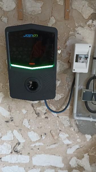 Installation d'une borne de recharge GEWISS 7,4kW mono - Normandie